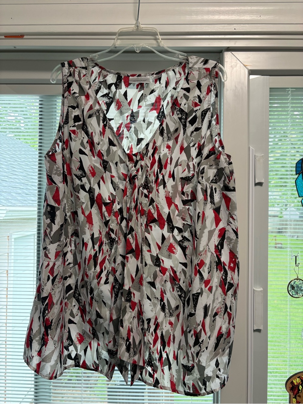 Avenue Sleeveless V-Neck Camisole in Red, Black & White Abstract Print